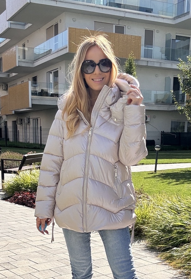 Bársony kabát gyöngyház beige – Innova Fashion